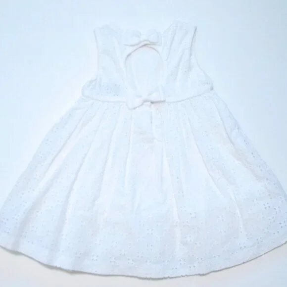 Gymboree Baby and Toddler Girl Eyelet Dress Size 18-24 - Picture 4 of 9
